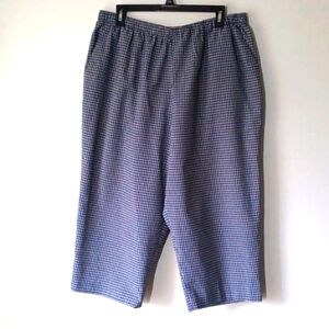 XL - TANJAY black & white plaid capris with elastic waist & pockets